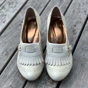 ALL BLACK beige Kiltie heel size 8.5 - NBW